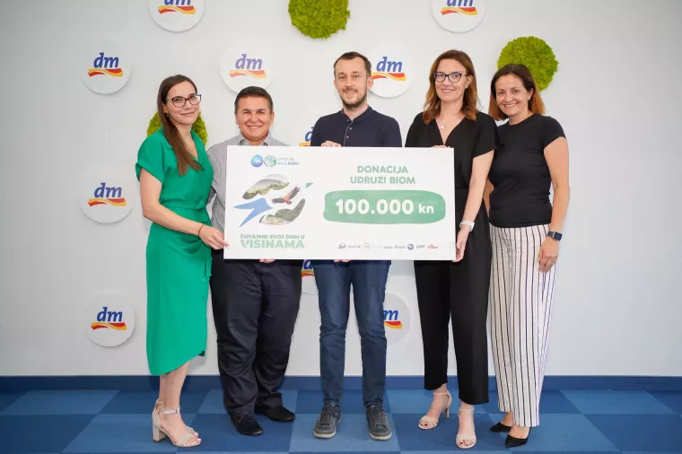Procter&amp;Gamble uručio Udruzi Biom 100.000 kuna