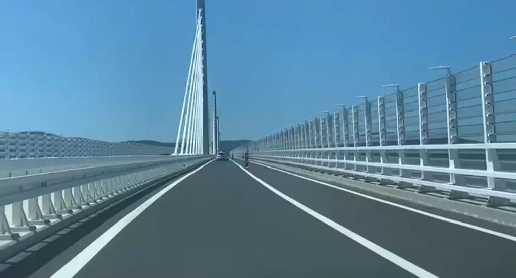Dvije minute vožnje do najjužnijeg dijela Jadrana, ali bez biciklista i pje&scaron;aka