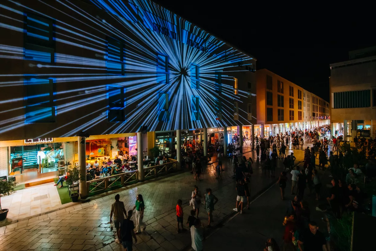 Boutique Hostel Forum proslavio deseti rođendan uz spektakularni koncert grupe Elemental u centru Zadra