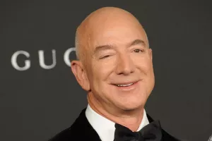 Jeff Bezos vi&scaron;e nije druga najbogatija osoba na svijetu, pretekao ga najimućniji Azijat