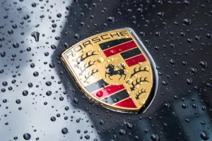 Porscheova dionica ispod cijene na burzovnom debiju