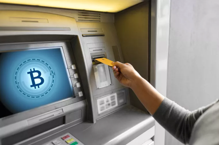 Globalni neto rast bitcoin bankomata pao prvi put u povijesti