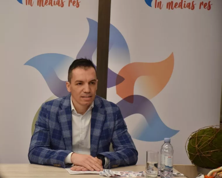 Željko Fanjak, <br>direktor TZ-a Karlovačke županije:.<br>- Kao kontinentalna destinacija ponovno smo prema&scaron;ili magičnu brojku od pola milijuna noćenja na čemu možemo svi biti zadovoljni. Sve kategorije smje&scaron;tajnih objekata bilježe rast dolazaka i noćenja, a u apsolutnim brojevima prednjače kampovi i obiteljski smje&scaron;taj <br>