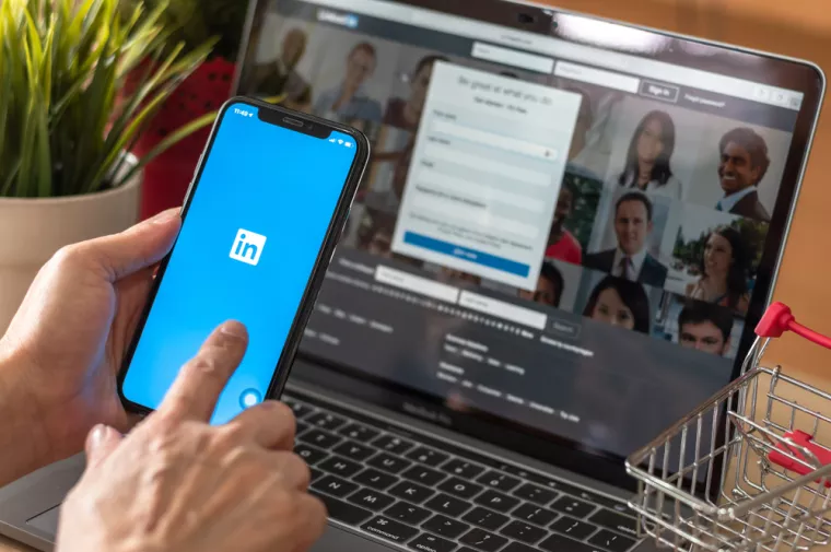 <br>LinkedIn profil