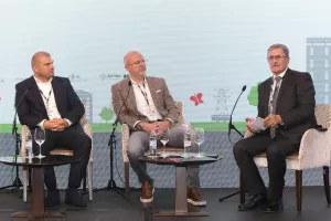 LIDER INVEST ZAVR&Scaron;NA MANIFESTACIJA 2022. Okrugli stol: Iskustvo sa stranim radnicima. Stjepan Jagodin, Zvonimir Belić i Miodrag &Scaron;ajatović