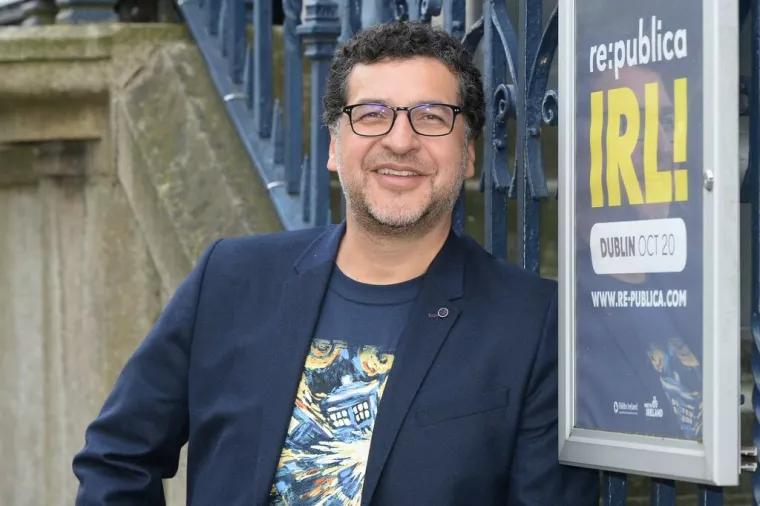 Andres Guadamuz, vi&scaron;i predavač prava intelektualnog vlasni&scaron;tva na Sveučili&scaron;tu Sussex u Ujedinjenom Kraljevstvu, tvrdi da tehnologija AI nije osvajač nego kreator<br><br>