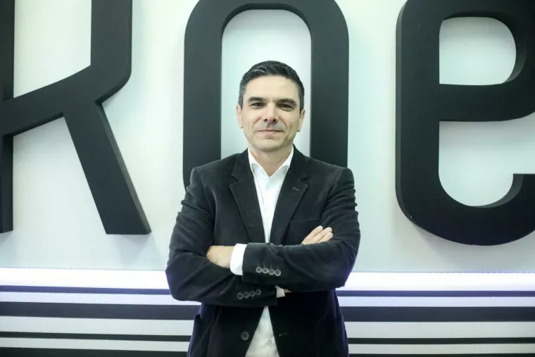 Marko Lasić,<br>direktor tvrtke KOER:<br>- Grupiranjem ili agregiranjem potro&scaron;ača ili proizvođača te spremnika energije u virtualnu elektranu omogućuje se sudjelovanje na trži&scaron;tima električne energije na kojima pojedinačno nemaju pristup. Tako ostvaruju nove ili dodatne prihode<br>