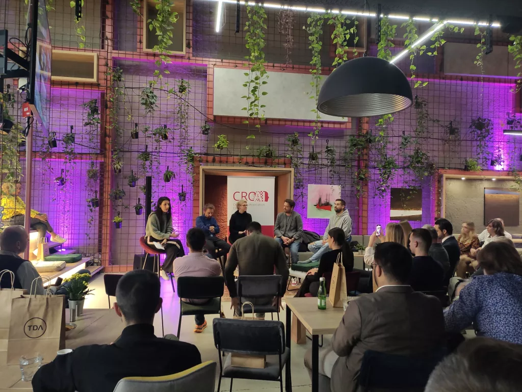 Cro AI panel