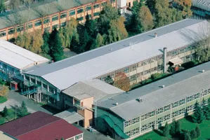 85 godina<br>Utemeljeno 1937.<br>TOZ PENKALA INTERNATIONAL,	Zagreb<br>Iz malog pogona za proizvodnju olovaka i pastela osnovanog prije 85 godina izrasao je TOZ Penkala International, vodeći proizvođač &scaron;kolskog i uredskog pribora na prostoru srednje i jugoistočne Europe. Tradicija proizvodnje pisaćeg pribora u gradu Zagrebu duga je i slavna zahvaljujući radu Slavoljuba Penkale, jednog od vodećih svjetskih izumitelja s početka 20. stoljeća, a upravo njegovim prezimenom dopunjen je naziv tvrtke 2001. <br>