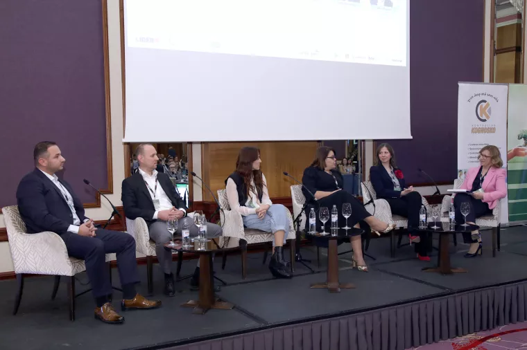 10. Međunarodna konferencija o kontrolingu, C- Panel: Krizni menadžment novog doba. Dinko Magazin, Matija Bilandžija, Ivana Ravlić Devald, Marijana &Scaron;irić Sabljo, Barbara Vuković i Jasmina Očko