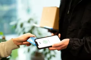 Erste Card Club predstavio ECC SoftPOS &ndash; za prihvat kartica na Android uređajima