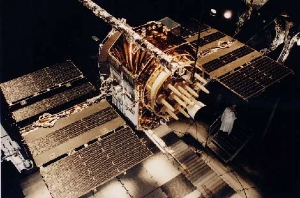 Razvoj najstarijeg aktivnog satelita u konstelaciji GPS-a &ndash; NAVSTAR-a 43 &ndash; počeo je jo&scaron; prije pola stoljeća. U orbiti je jo&scaron; od 1997.