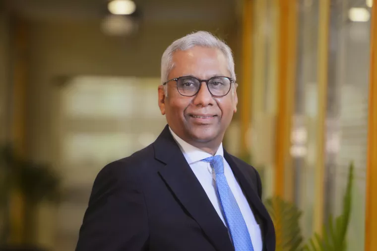 Deepak Bagla, Invest India, direktor