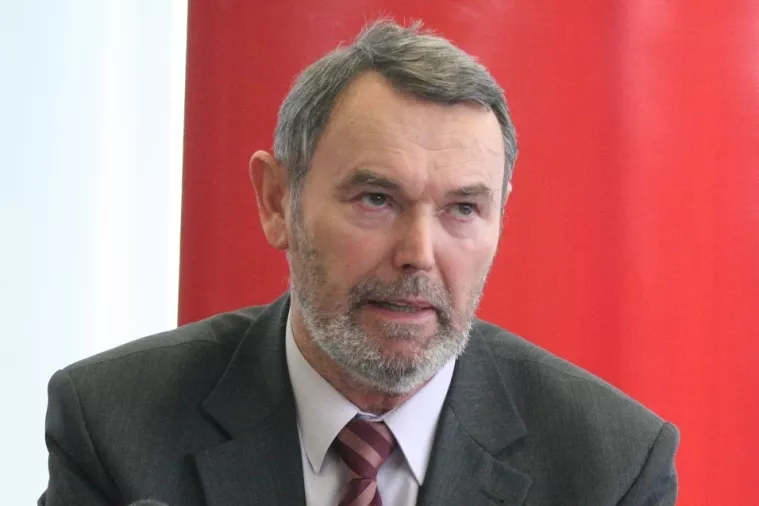 Ivan Komak