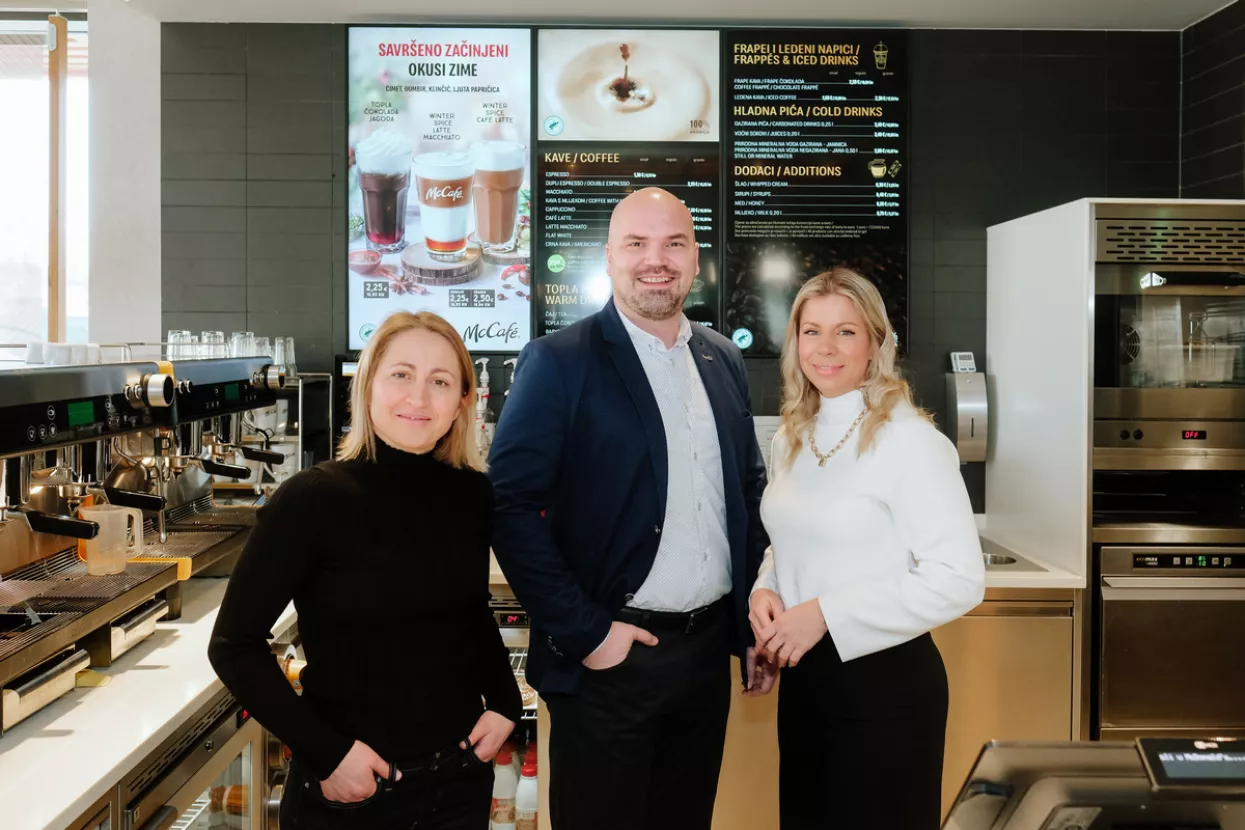 Ivana &Scaron;apina, Vjekoslav Mikulić i Maja Markulin Klarić 