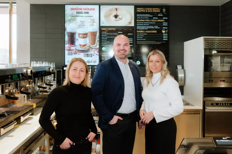 Ivana &Scaron;apina, Vjekoslav Mikulić i Maja Markulin Klarić 