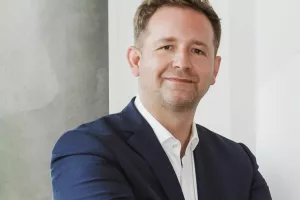 Darko Horvat, <br>predsjednik Uprave Mplusa:<br>- Mi smo otvorili put, regulator sada ima iskustvo s na&scaron;om obveznicom, uvjeren sam kako ima jo&scaron; kompanija u Hrvatskoj koje bi mogle preuzeti dodatnu korporativnu odgovornost i pokazati transparentnost u poslovanju<br>