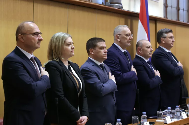 Vlada: Gordan Grlić Radman, Anja &Scaron;impraga, Oleg Butković, Davor Božinović, Tomo Medved i Andrej Plenković