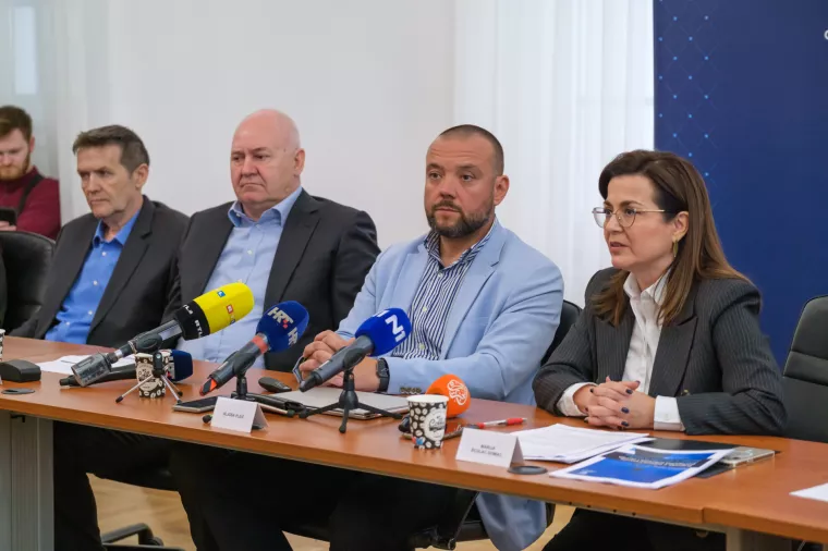 Bojan Re&scaron;čec, Ivo Čović, Aljo&scaron;a Pleić, Marija Šćulac Domac<br>Udruženje OIE HGK, Udruženje obnovljivih izvora energije Hrvatska gospodarska komora