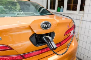 kineski BYD električni automobil
