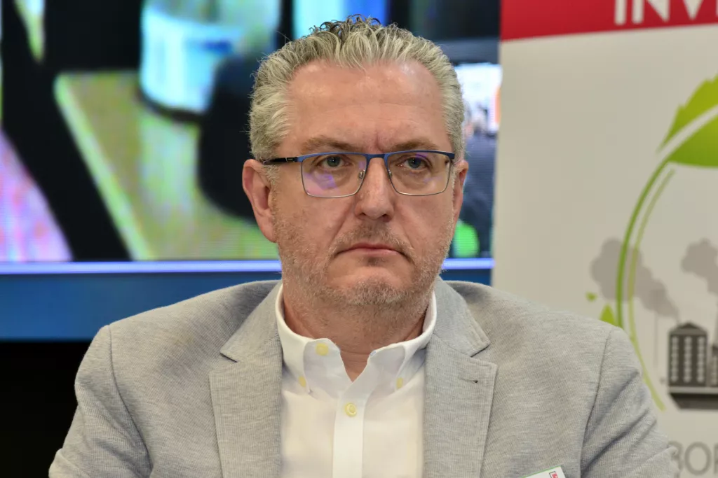 Lider invest istok, Stjepan &Scaron;mit