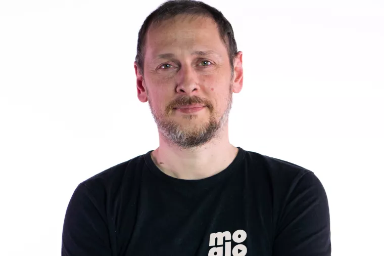 Miro Brozović, <br>osnivač i suvlasnik produkcijske kuće Moglo:<br>- Video oglasi koji se fokusiraju na stvarne ljude, njihove priče i iskustva umjesto na isključivo promotivne poruke, privlače veću pažnju i povećavaju povjerenje korisnika u brend<br><br>
