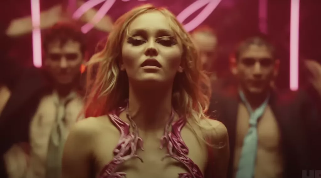 Nedavni HBO-ov uradak Idol s mladom glumicom Lily-Rose Depp mnogi su razapeli kao mizogino smeće. No neki su u priči o zvijezdi u usponu koju se tretira kao potro&scaron;nu robu prepoznali i feministički manifest jer ona je u kontroli. Ona želi postati roba