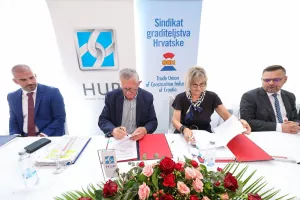 20.7.2023., Krizevci - Potpisivanje Kolektivnog ugovora za graditeljstvo između HUP-Udruge poslodavaca graditeljstva (HUP-UPG) i Sindikata graditeljstva Hrvatske (SGH). Ugovore su potpisali Jasenka Vuksic za SGH te Mirko Habijanec u ime HUP-a.Photo: Jurica Galoic/PIXSELL