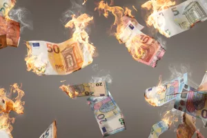 Novčanice eura, paljenje novca, inflacija