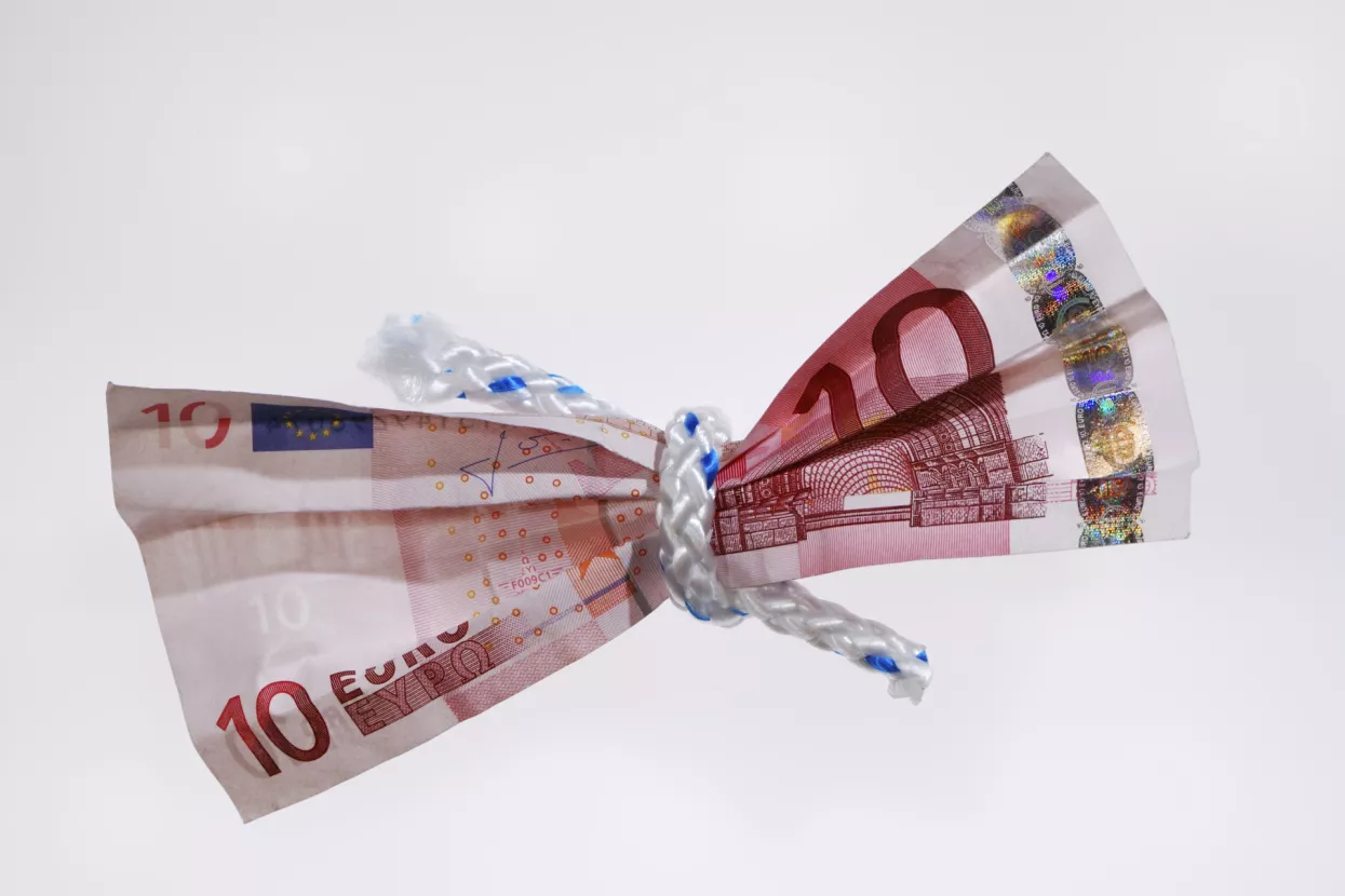 Novčanica, deset eura, euro, monterno stezanje, kamatne stope