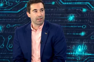 Petar Vu&scaron;ković, Q Norma, ekonomski analitičar i konzultant