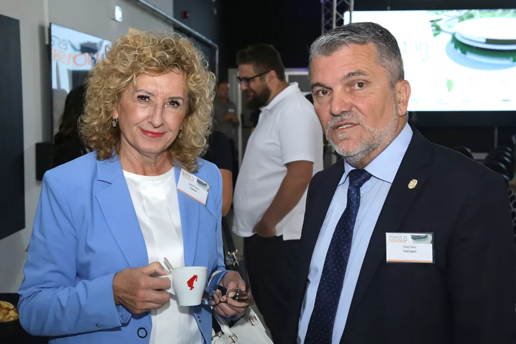 Investicijska konferencija Invest in Novska: Ljinljana &Scaron;apina i Petar &Scaron;imić