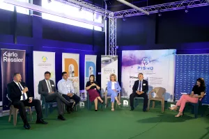 Investicijska konferencija Invest in Novska. Okrugli stol 2 "Uspje&scaron;ni primjeri poslovanja u Hrvatskoj": Tomislav Bosilj, Ivan Buntić, Marko Crnojević, Ivana Matanović, Ljiljana &Scaron;apina, Petar &Scaron;imić i Gordana Gelenčer