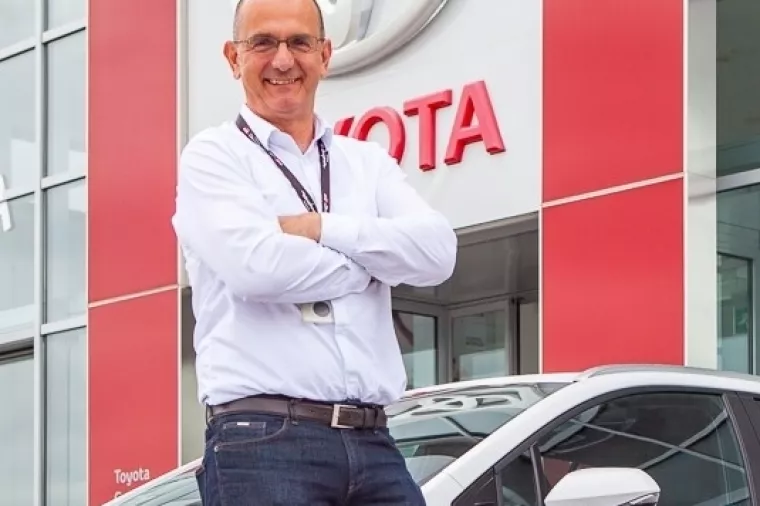 Kre&scaron;imir Bago, Toyota Croatia<br>-Usporedo s razvojem vozila, stalno se smanjuju emisije i u tvornicama, a krajem pro&scaron;le godine predsjednik Toyote Akio Toyoda objavio je kako će Toyota ugljičnu neutralnost u proizvodnim pogonima ostvariti do 2035.<br>