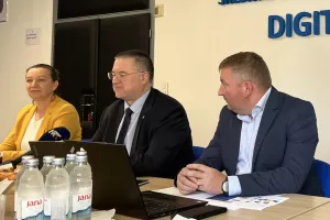 Bernard Gr&scaron;ić, Nikola Modru&scaron;an<br>Brifing novinara vezano za temu: "Prvo godi&scaron;nje izvje&scaron;će EU o statusu Hrvatske u okviru Digitalne dekade 2030."