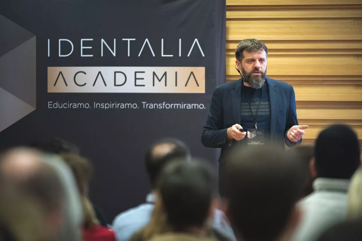 Kre&scaron;imir Rich, Identalia Academia