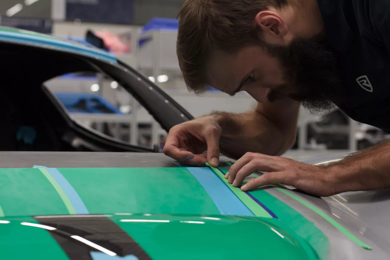 Tehničar u odjelu lakirnice, Bugatti Rimac