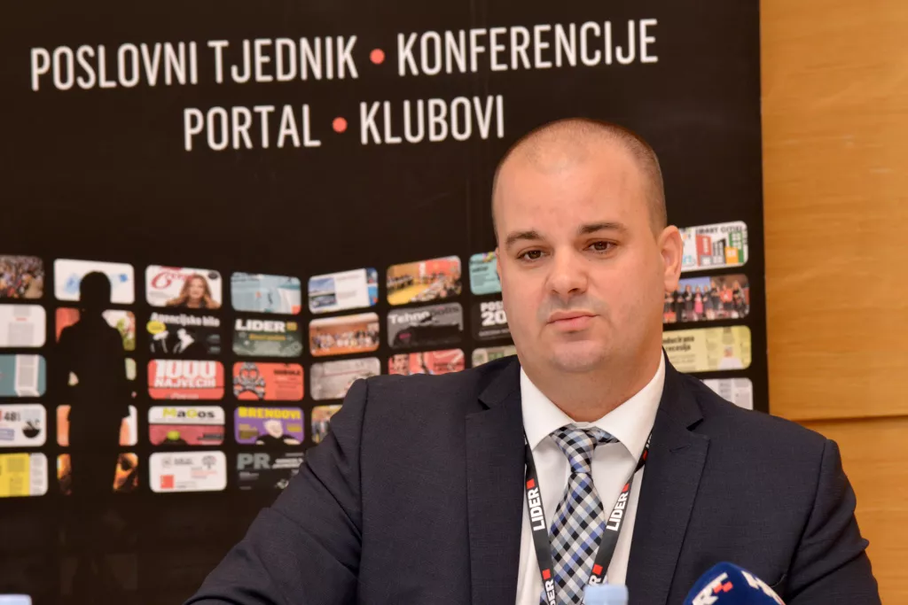 38. susret Liderova Kluba izvoznika, Josip Lasić