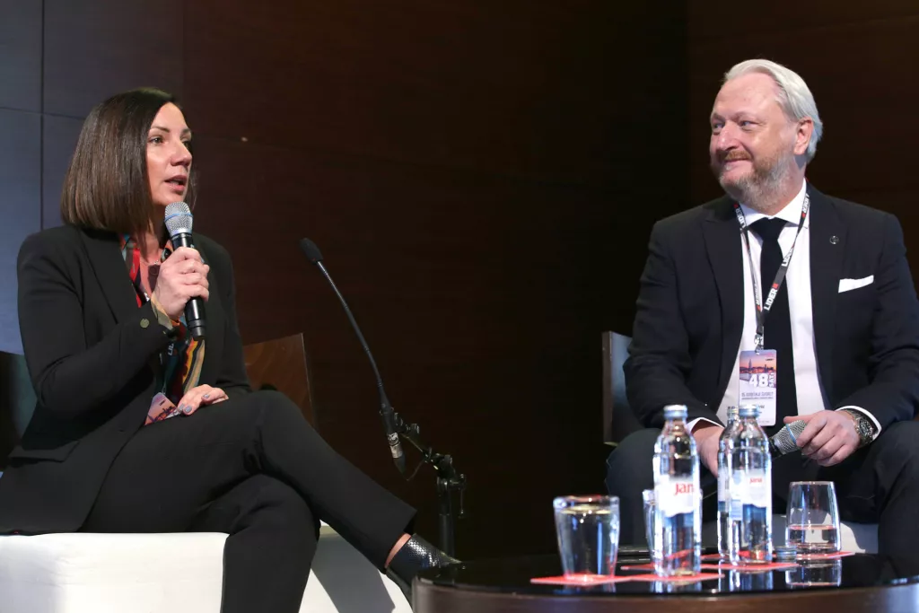 15. godi&scaron;nji susret gradonačelnika i poduzetnika 48 sati 2023. Gea Kariž i Leo Mr&scaron;ić