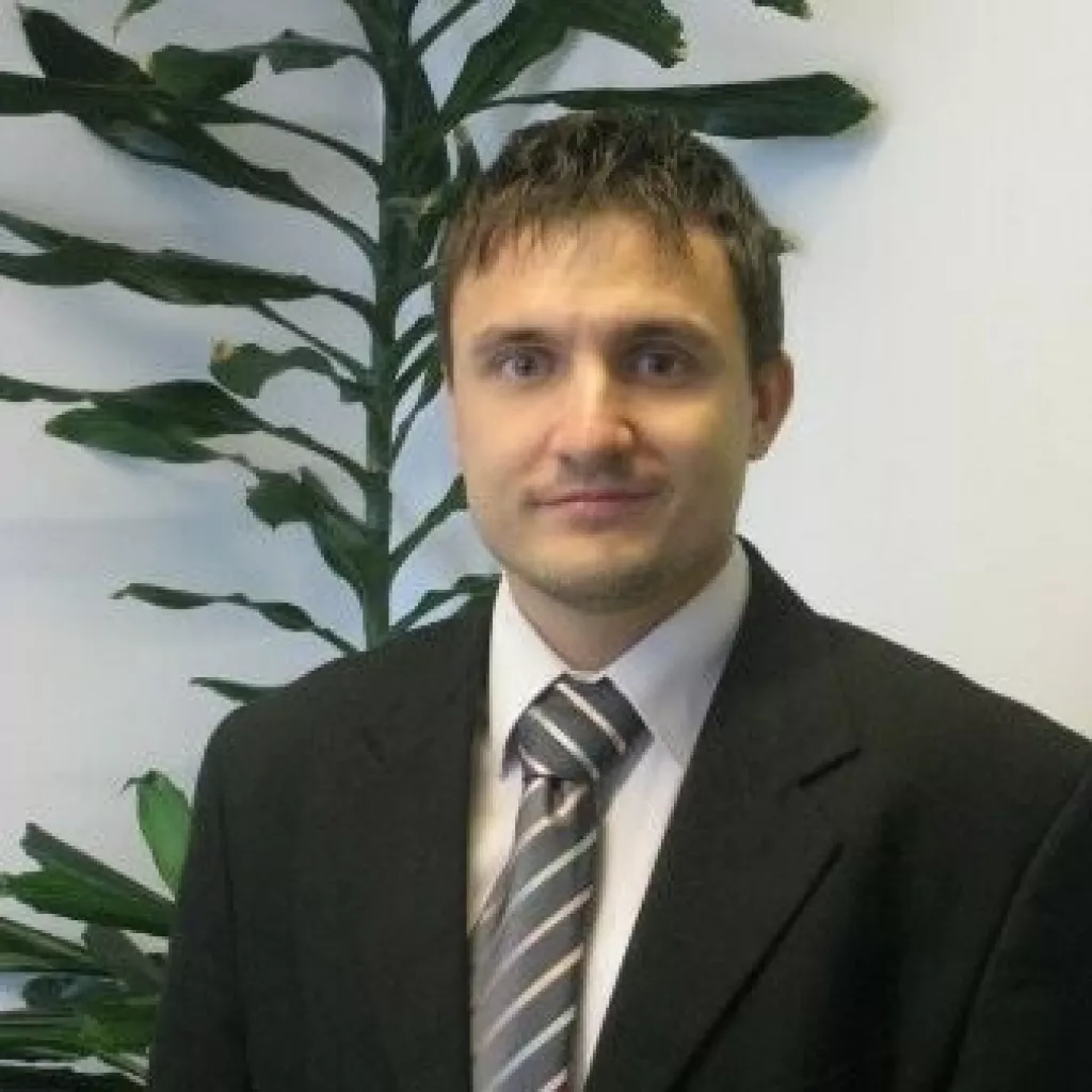 Davor &Scaron;poljar, Erste
