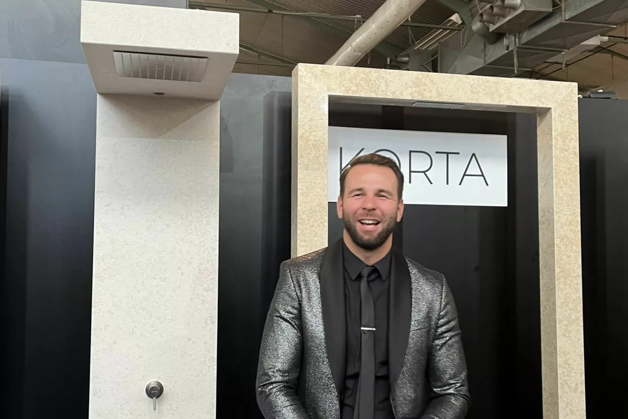 Stefano Ladavac, Korta