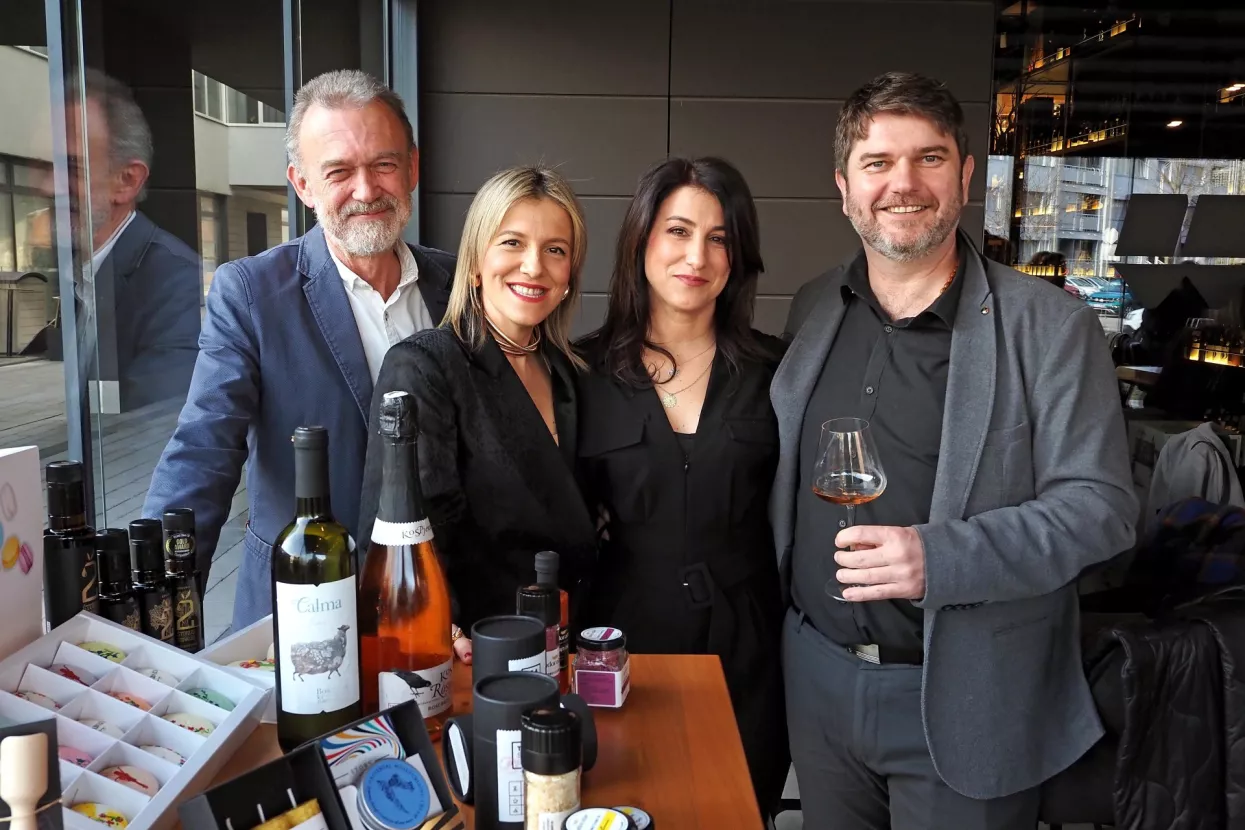 Wine & Friends _3