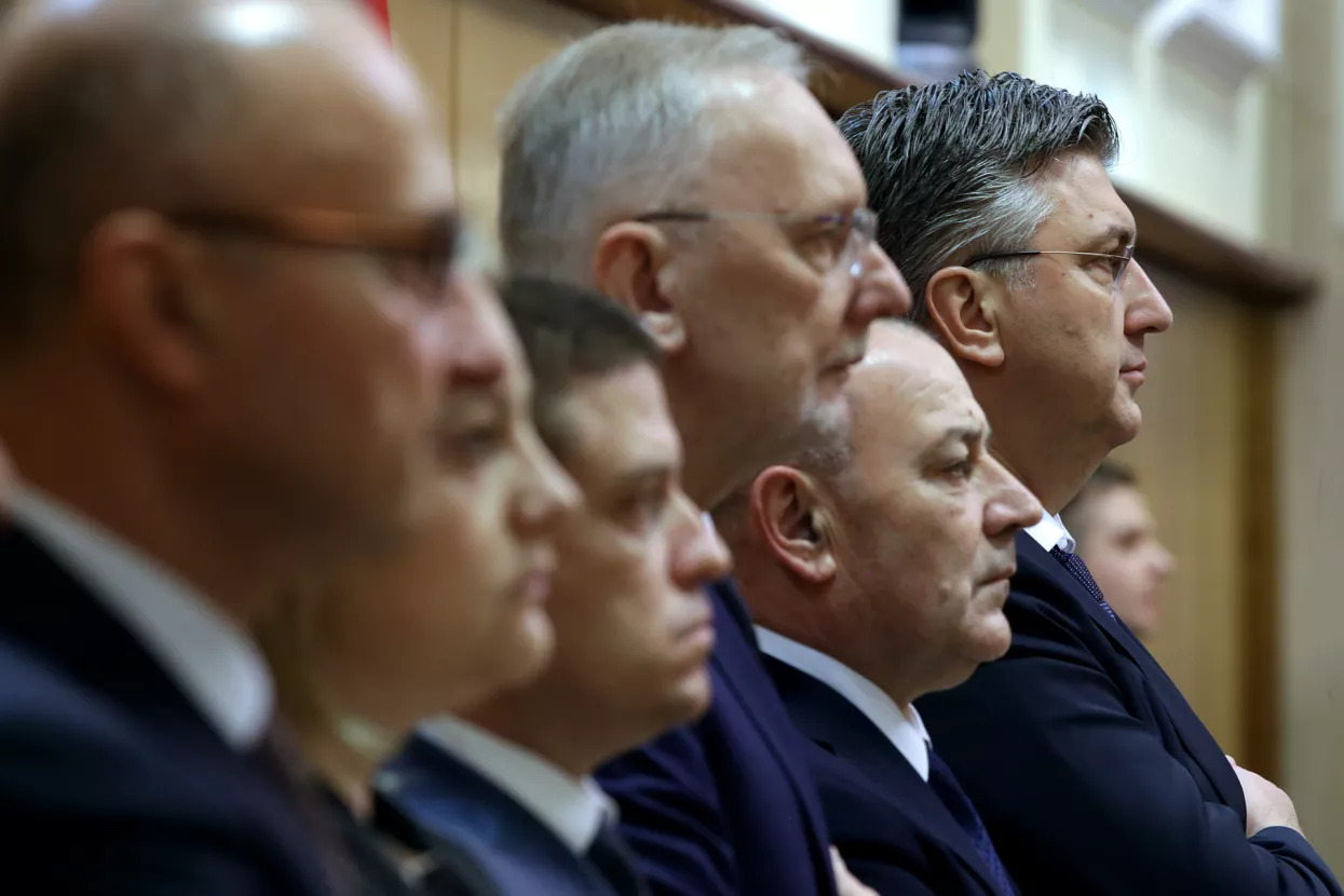 Vlada: Gordan Grlić Radman, Anja &Scaron;impraga, Oleg Butković, Davor Božinović, Tomo Medved i Andrej Plenković