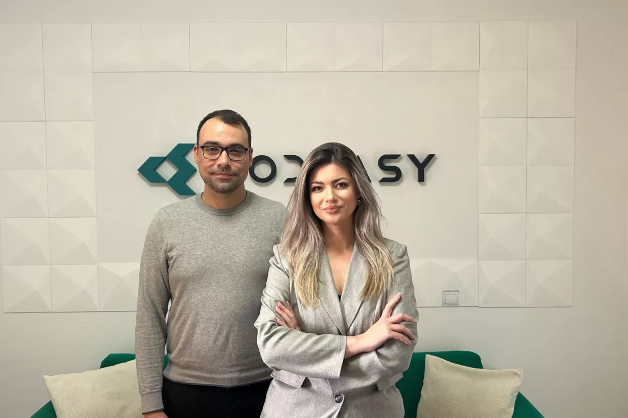 Ivan Bili&scaron;kov, Mirela Mravak, Codeasy