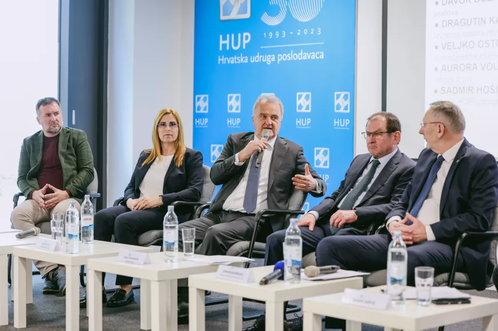 HUP Ekonomska kava<br>Sadmir Ho&scaron;ić, Aurora Volarević, Veljko Ostojić, Dragutin Kamenski, Davor Božinović