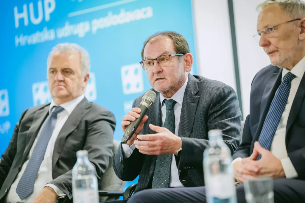HUP Ekonomska kava<br>Veljko Ostojić, Dragutin Kamenski, Davor Božinović