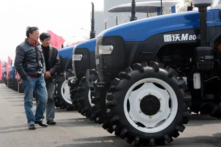 kina, traktor