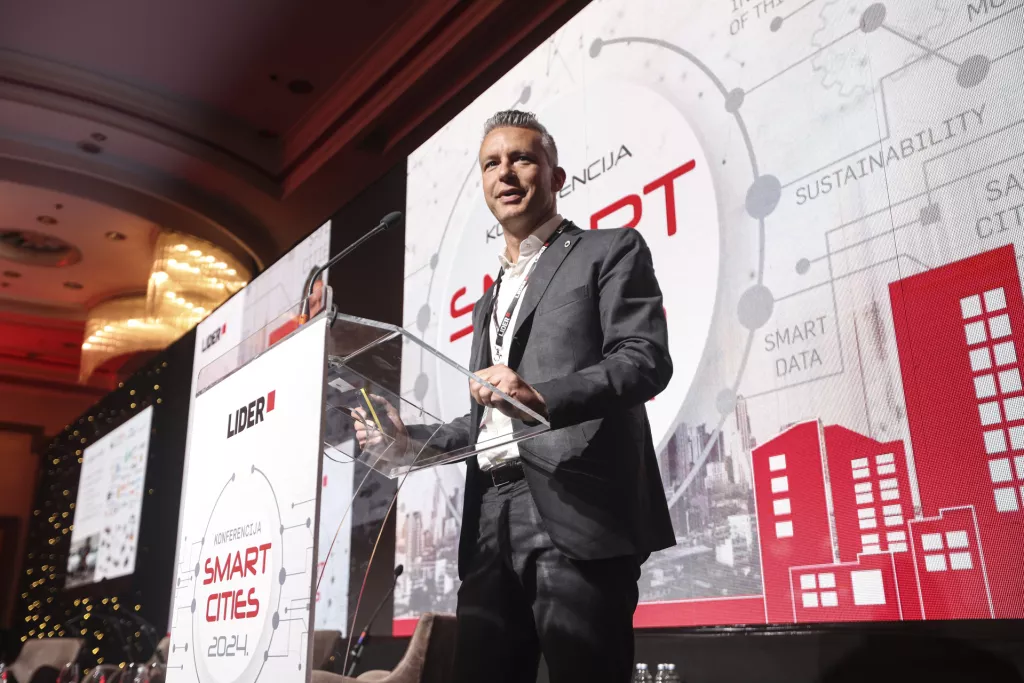 Konferencija Smart cities.<br>Predavanje: Moderna iskustva: Italija- Modena automotive smart area.<br>Marko Bertogna