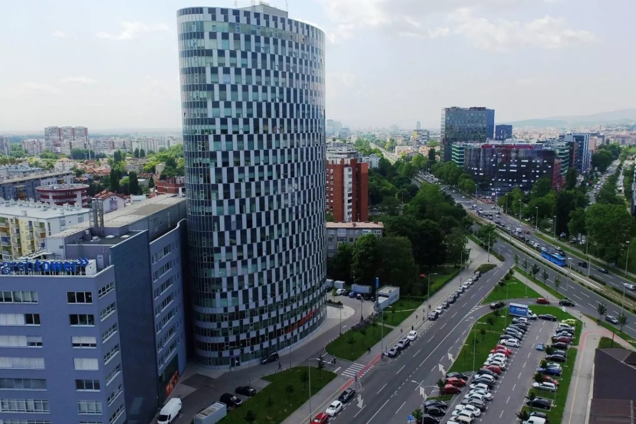Zagrebtower, Radnička cesta