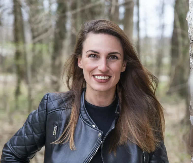 Željka Jurić, <br>product manager u ASEE-u:<br>- Na&scaron;e rje&scaron;enje se može ugraditi u bilo koju mobilnu aplikaciju i &scaron;tititi korisnika od prevarantskih poziva i poruka. Namijenjeno je bankama, ali i svim drugim kompanijama koje su meta ove vrste napada<br>